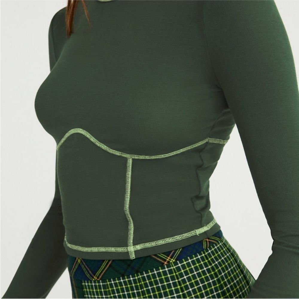 Aritzia Sunday Best dark Green Ribbed Lime Contrast Stitched Long Sleeve Top